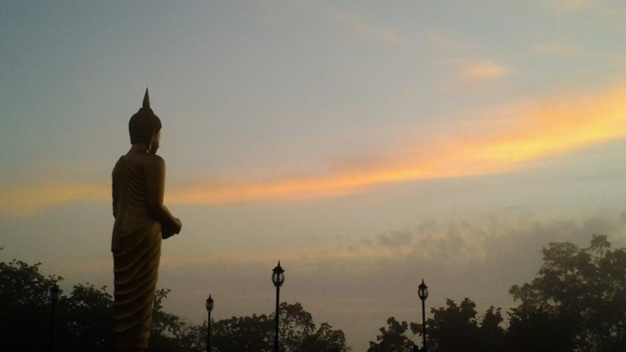 วัดพระพุทธบาทเขาทราย