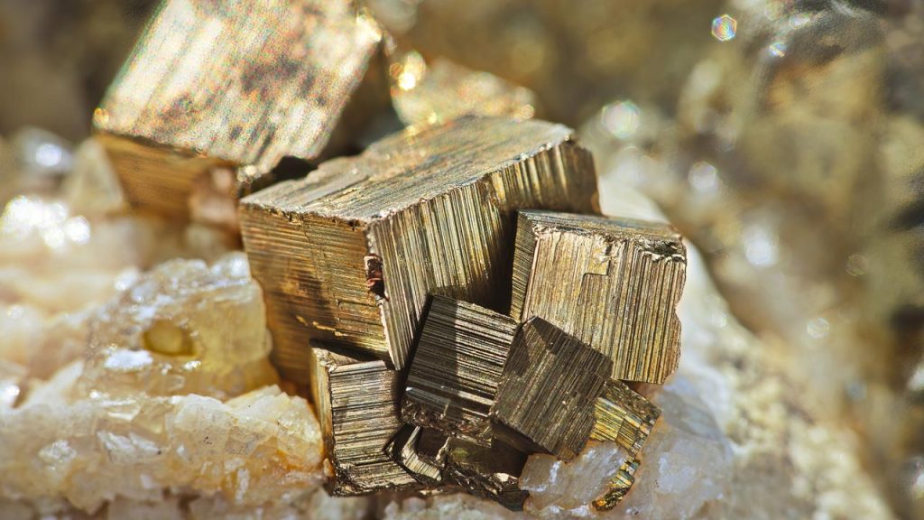 Unroasted Pyrites 5 หินและแร่ใกล้ตัว ที่คุณอาจไม่รู้ว่ามีประโยชน์มากมาย!