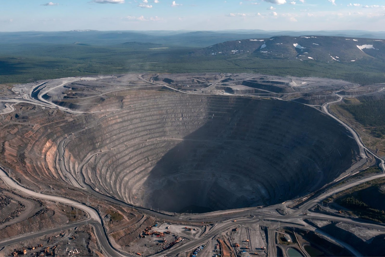 เหมืองทองกราสเบิร์ก (Grasberg Mine)